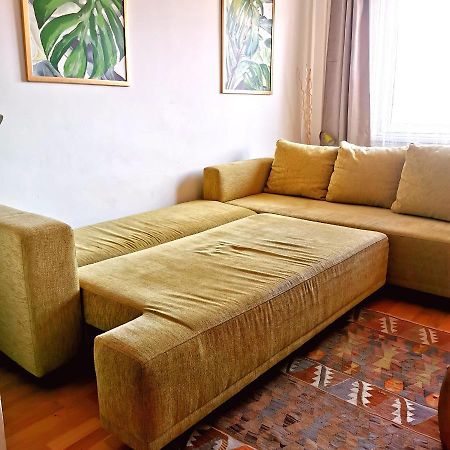 Cozyhome Retro Apartment Братислава Екстер'єр фото