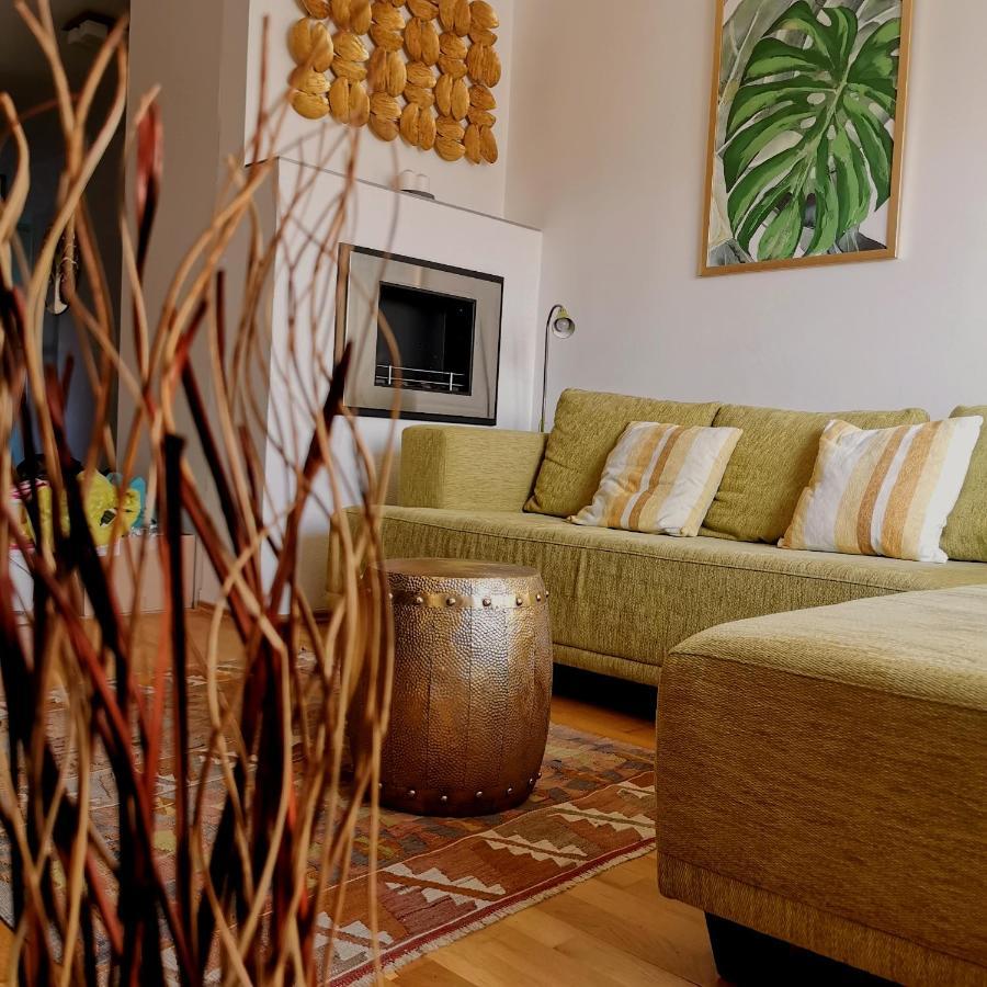 Cozyhome Retro Apartment Братислава Екстер'єр фото