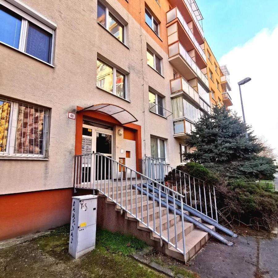 Cozyhome Retro Apartment Братислава Екстер'єр фото